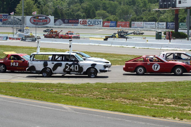 Illustration for article titled The 24 Hours Of LeMons New England 2009 Über Gallery, Part 5